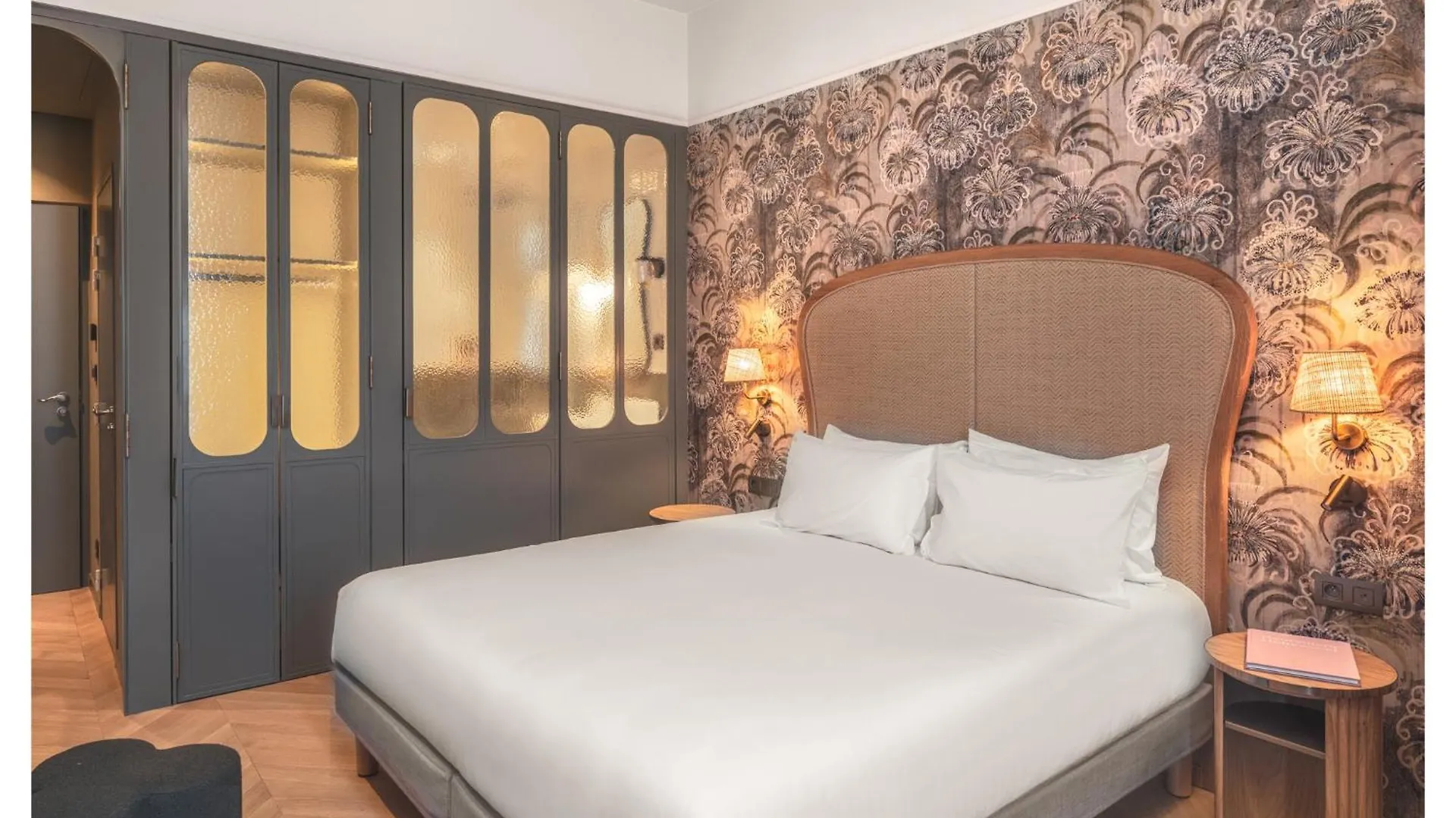 Miss Fuller Hotel 4*